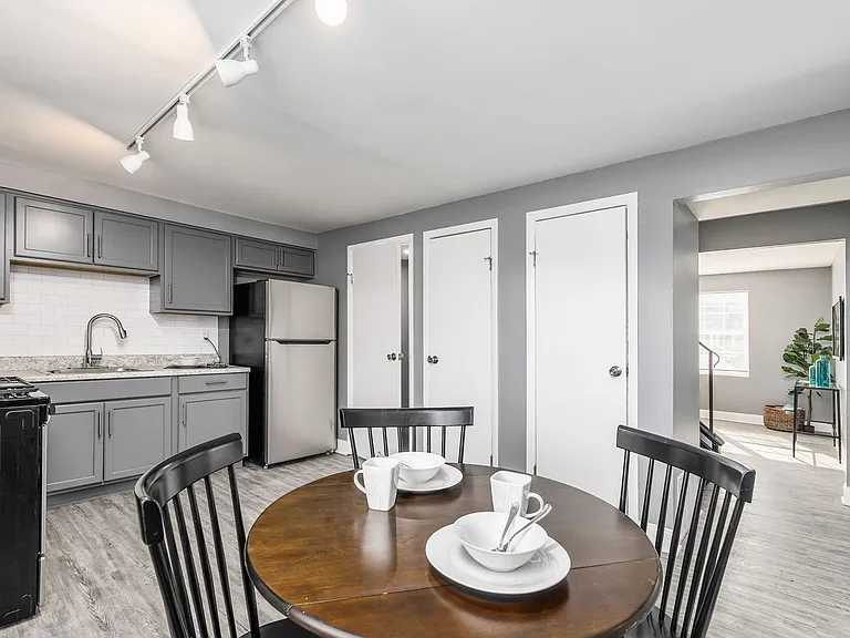 Courtyard Townhomes — Photo 65