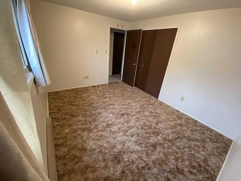 315 S 23rd St #8 — Photo 11