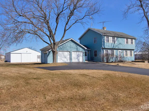 1004 Paddock Rd, Spring Grove, IL 60081