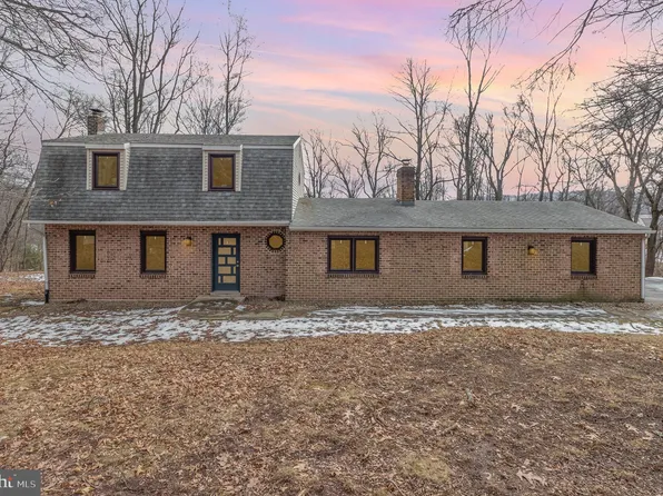 400 Holly Dr, Dauphin, PA 17018