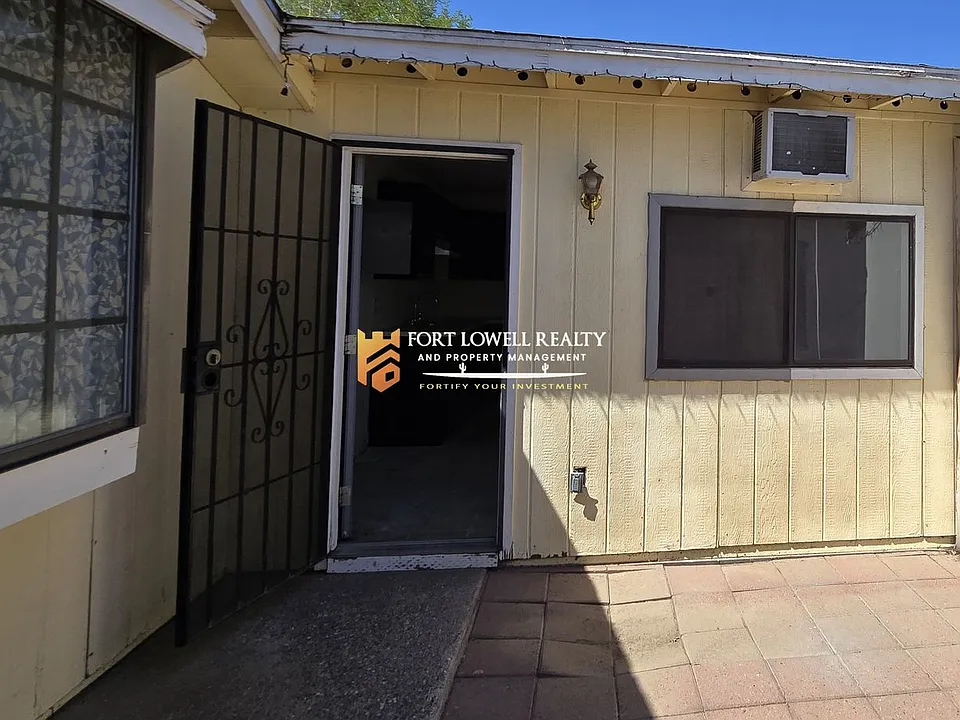 2632-2634 N. 29th Pl - 4 Plex