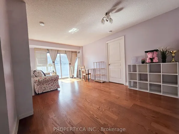 10 Northtown Way, Toronto, ON