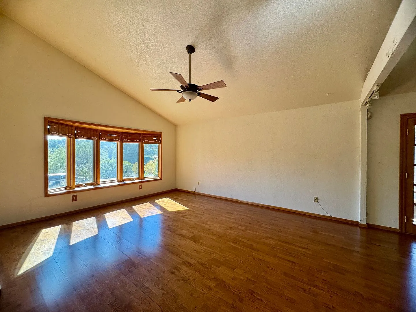 Beautiful Home Available in Cameron Park! — Photo 2