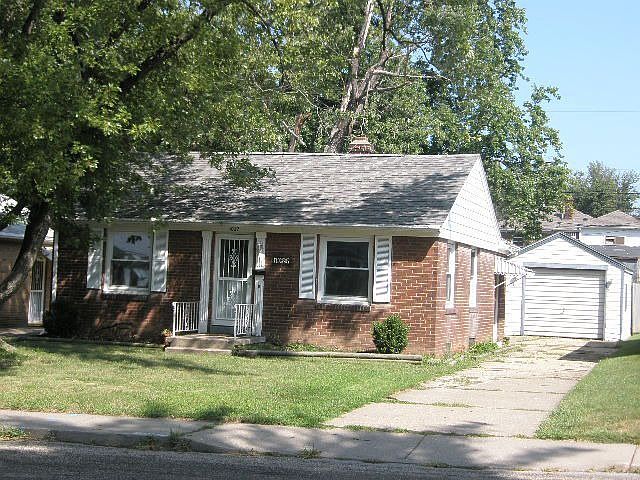 1st image of 1027 E Paris Ave