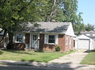 1027 E Paris Ave, Peoria Heights, IL 61616