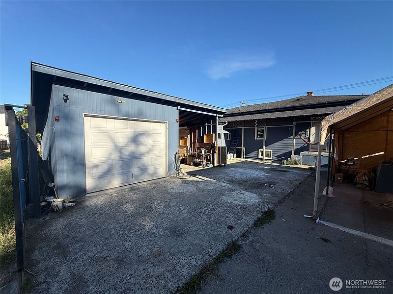 5th image of 3926 S Warsaw Street