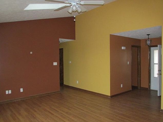 2nd image of 1445 Tamara Ct