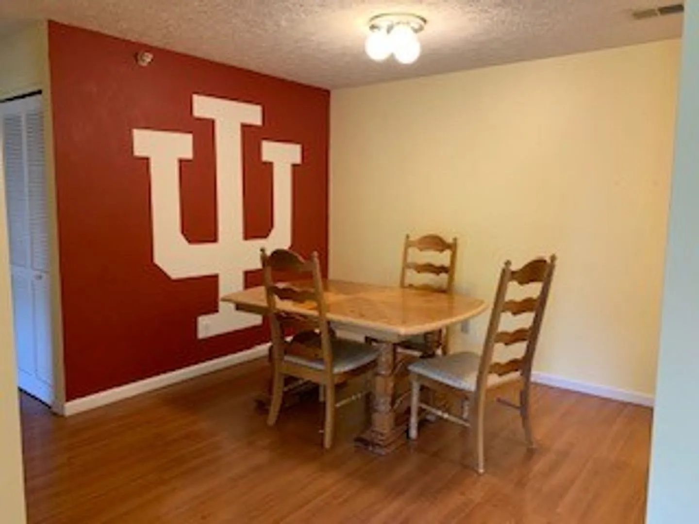 Conveniently Located 3 Bed/2 Bath Apartment - Available September 2026! — Photo 4