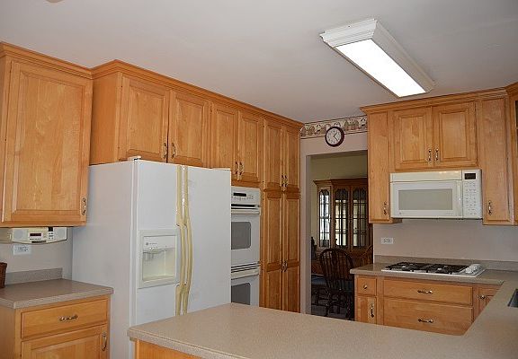 2nd image of 4270 Portage Ln