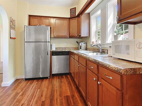 5th image of 1137 Wilson Ave