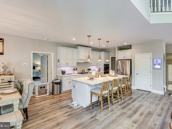 4th image of 32273 Janice Ln