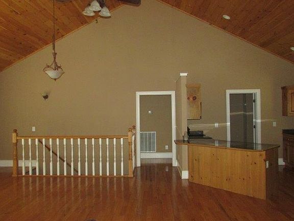 5th image of 2085 Wood Lake Ln