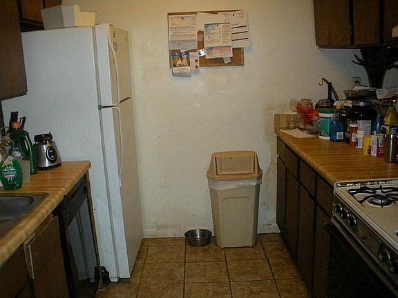 2nd image of 1014 Graham Dr APT L3