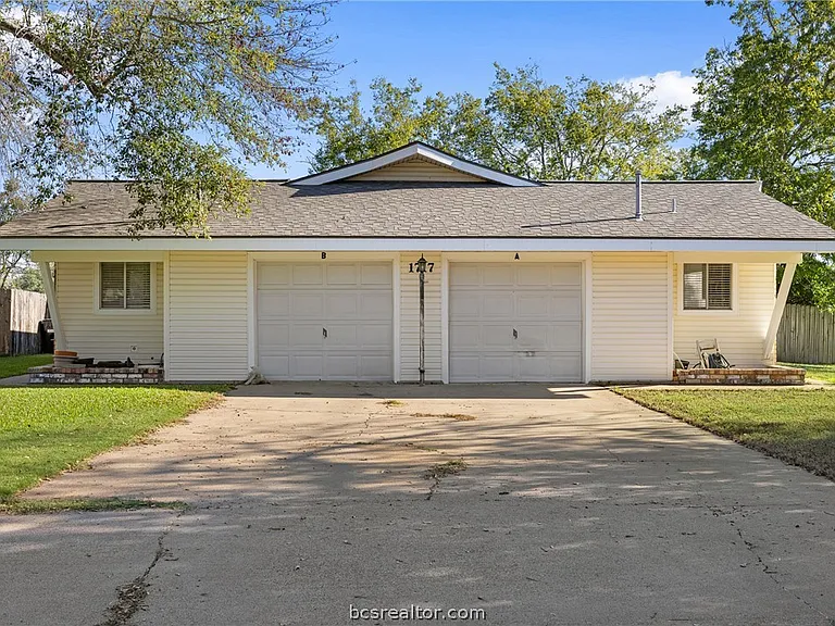 1717 Lawyer St #A — Photo 1