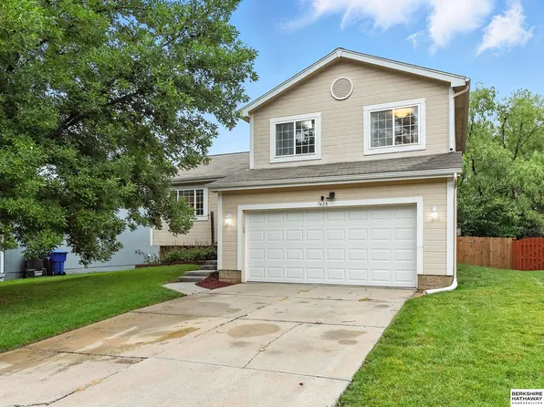 7428 Wyoming St, Omaha, NE 68122