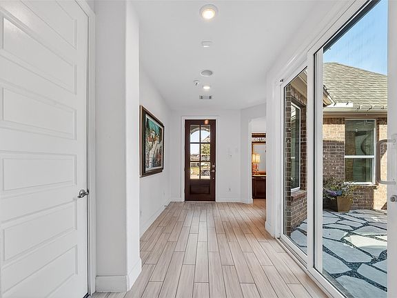 3rd image of 51 Scepter Rdg