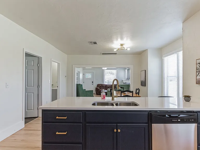 2247 W Park Pl — Photo 19