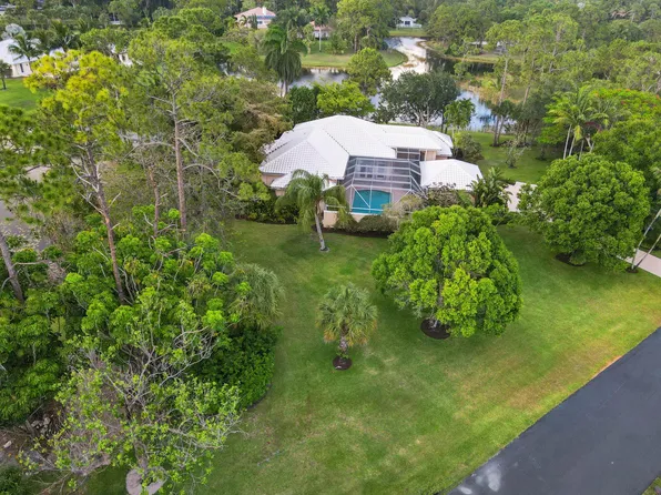 7175 Pioneer Lakes Circle, West Palm Beach, FL 33413