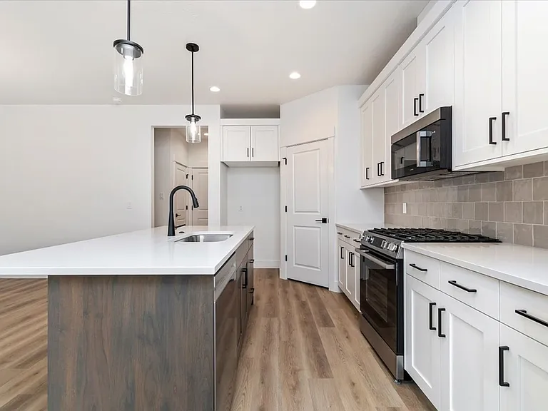 740 S Calhoun Ln — Photo 41