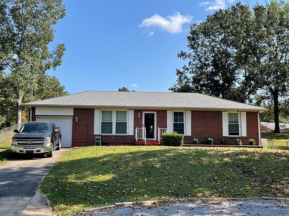 1st image of 723 Salem Cir