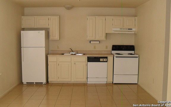 2nd image of 19992 Clayton St Unit 2