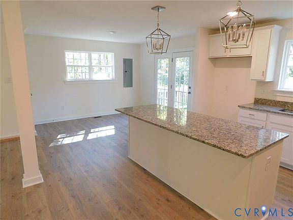 4th image of 7010 Woodside St