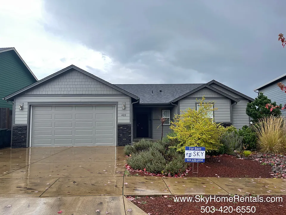 422 Eagle Feather St NW