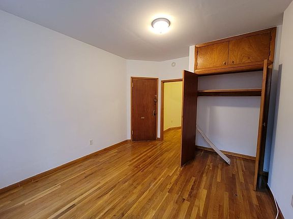 4th image of 208 E 83rd St #2R