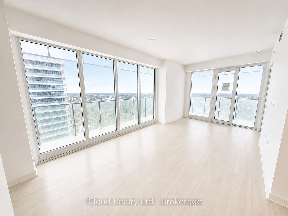 Photo 1 of 18 - 3900 Confederation Pkwy #5604 - Mississauga, ON Primary Photo - 3900 Confederation Pkwy #5604