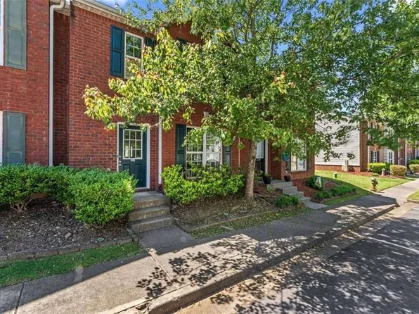 2787 Valley Green Dr, Gainesville, GA 30504