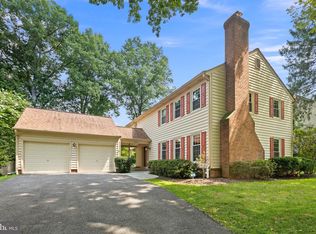 12417 Goldfinch Ct, Potomac, MD 20854