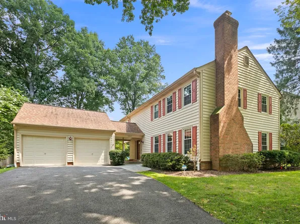 12417 Goldfinch Ct, Potomac, MD 20854