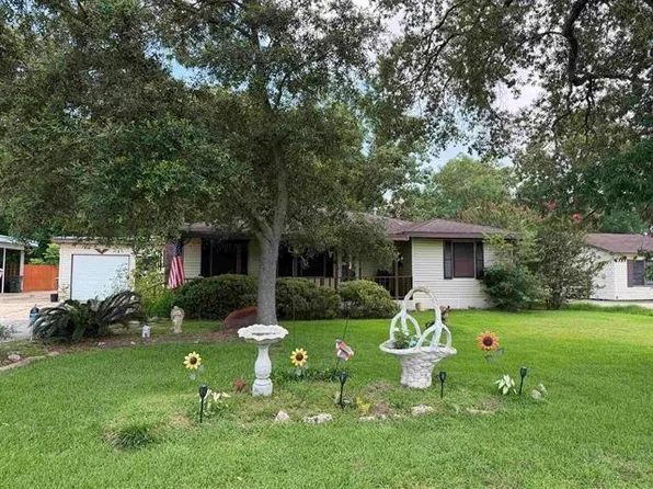 2890 W Lucas Dr, Beaumont, TX 77706