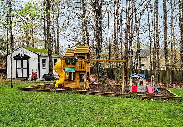 8907 Jameson St — Photo 41