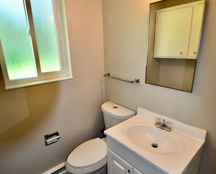 5705 S Pearl St — Photo 9