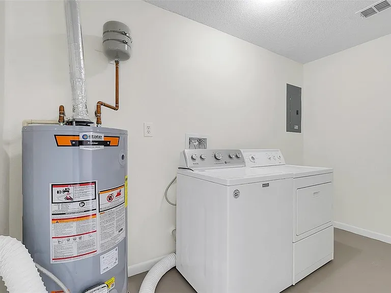 440 Tulane Dr — Photo 14
