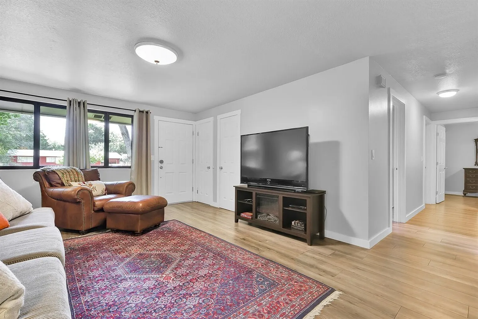 4 bed, 2.0 bath, 1496 sqft, $5,777 — Photo 1