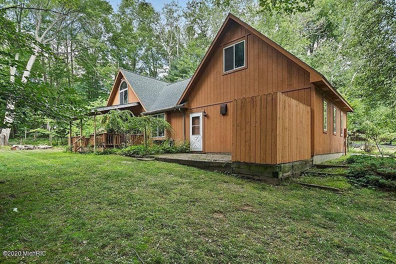 1st image of 8683 Heather Ln