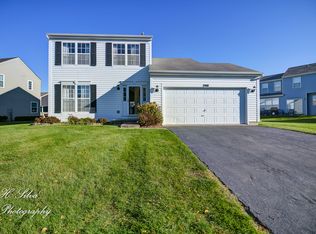 2910 Deerpath Ln, Carpentersville, IL 60110