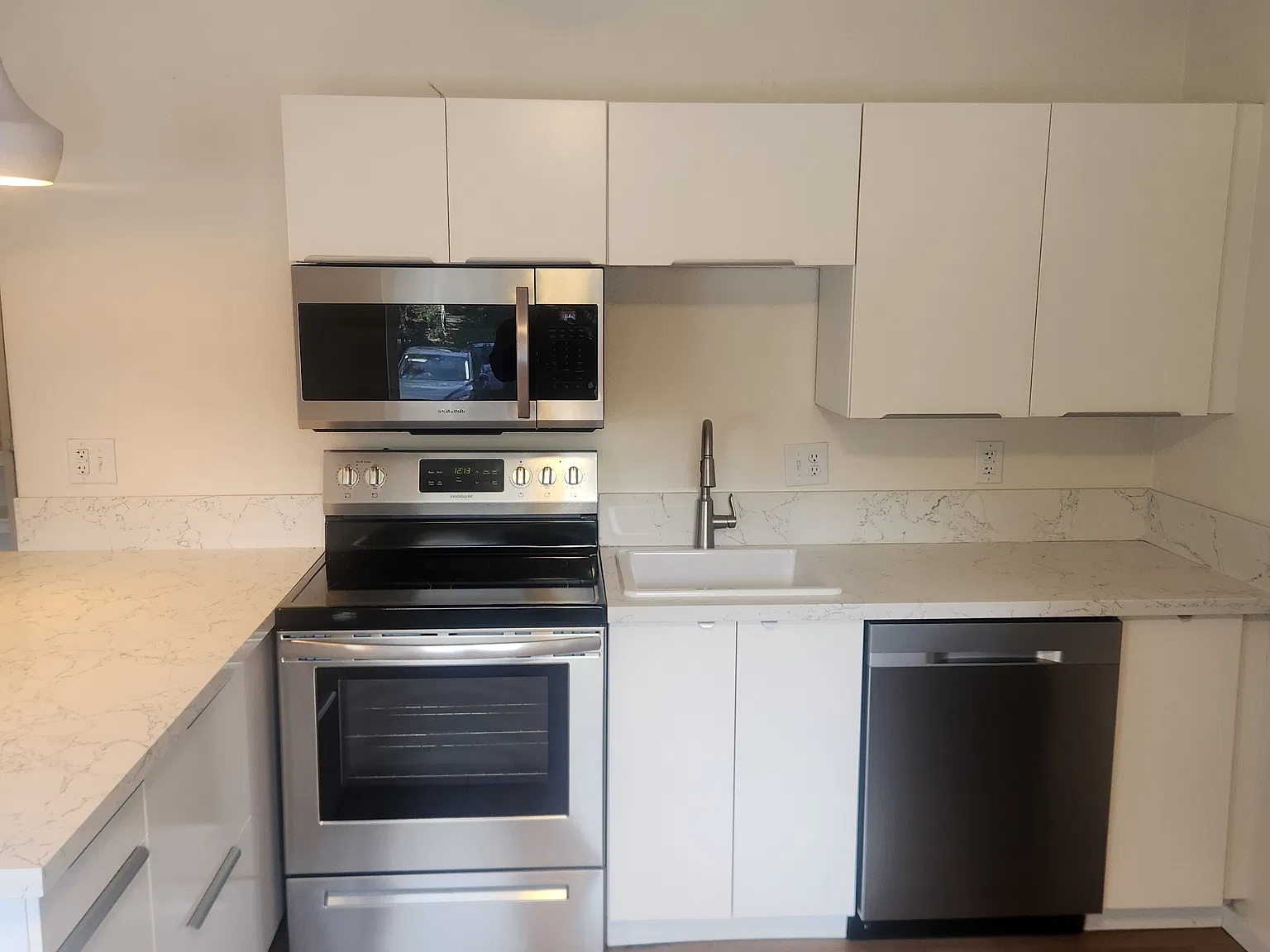 2 bed, 750 sqft, $1,650 — Photo 2