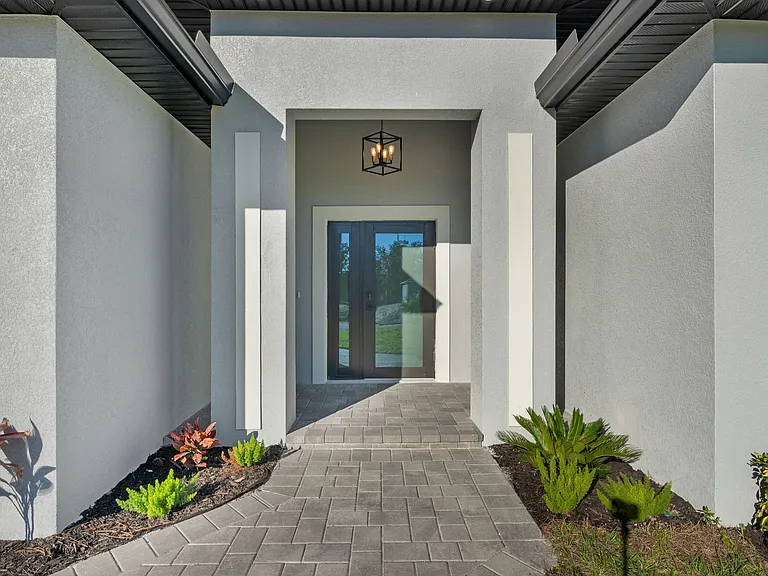 2583 Kabbaby St — Photo 2