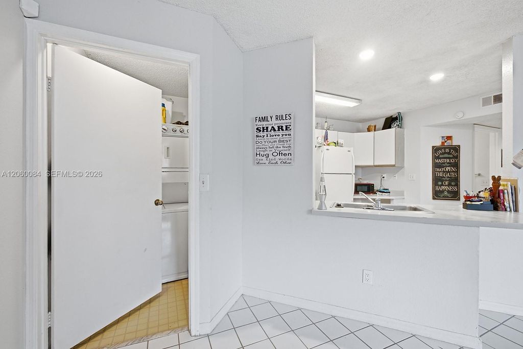 4045 W McNab Rd APT G110, photo 6
