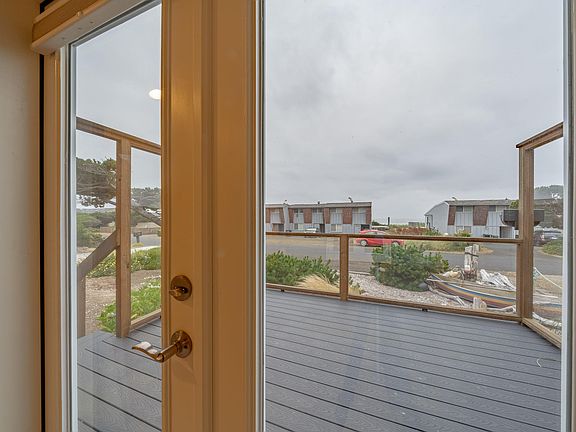 3rd image of 3201 NW Oceania Dr