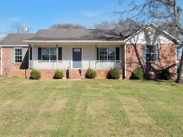 2002 Windsor Dr, Columbia, TN 38401