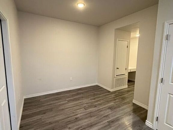 4th image of 110B Wind Ridge Dr