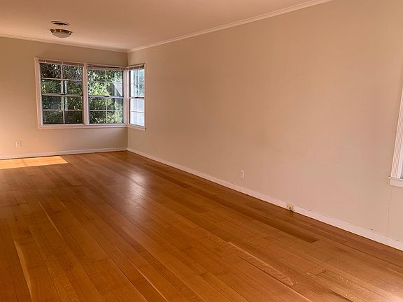 2nd image of 424 Williams Pl #6