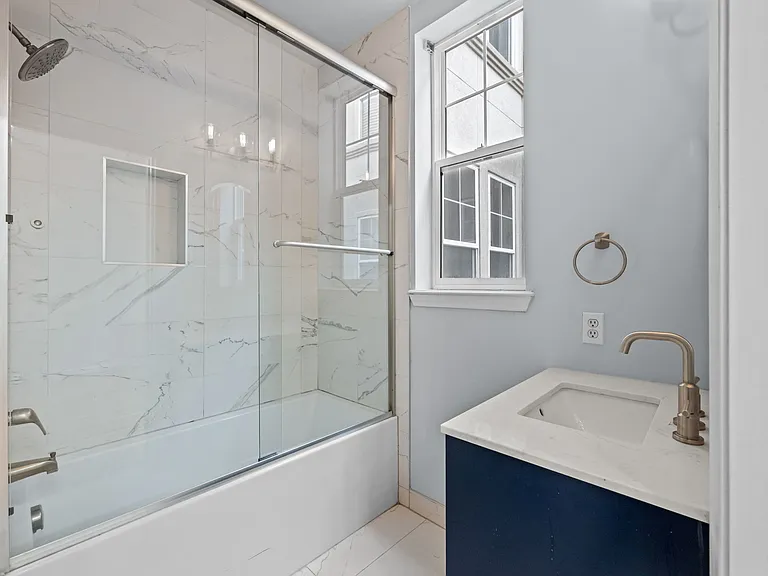 1489 Steele St #201 — Photo 25