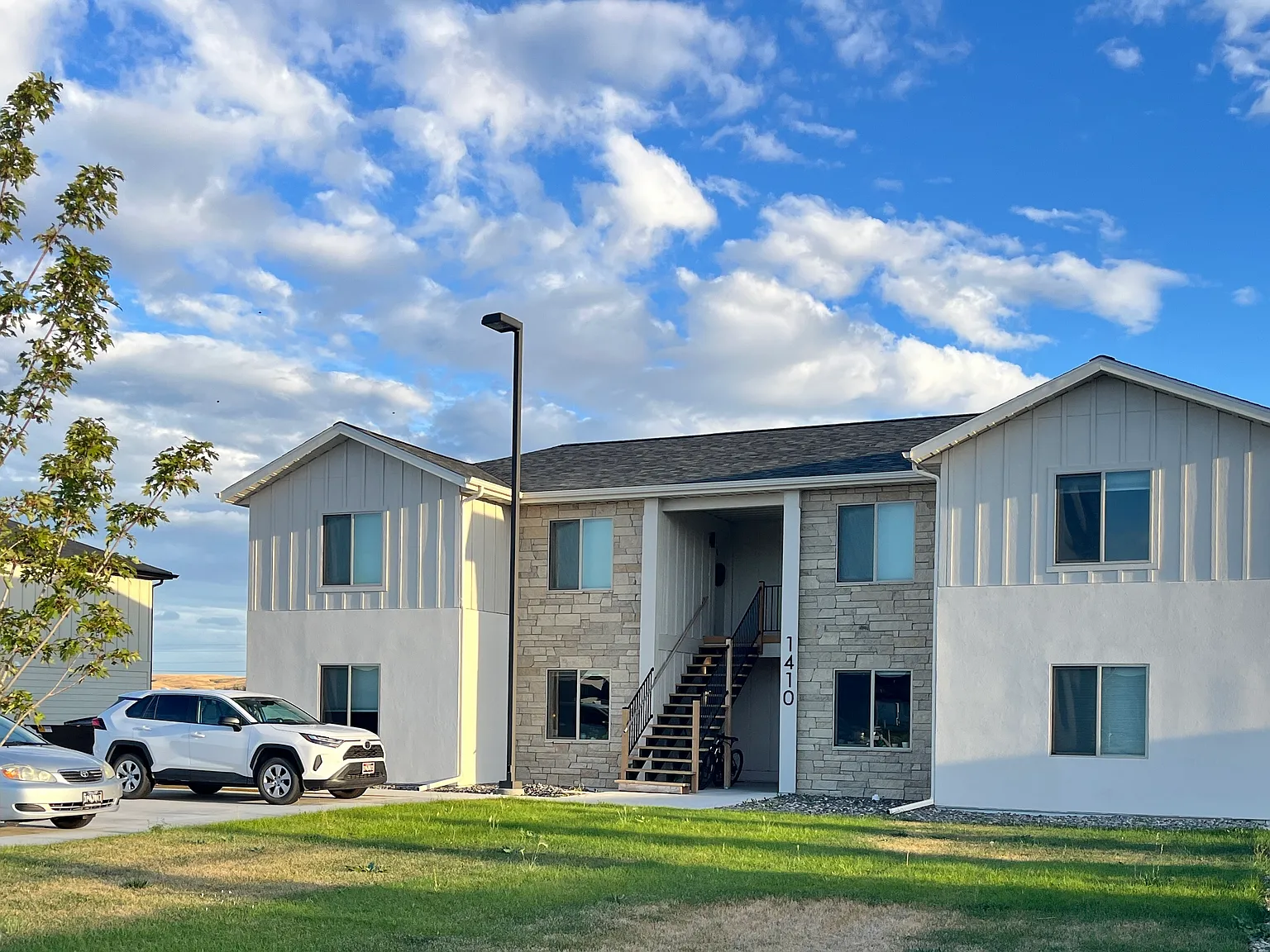 2 bed, 800 sqft, $1,200 — Photo 1