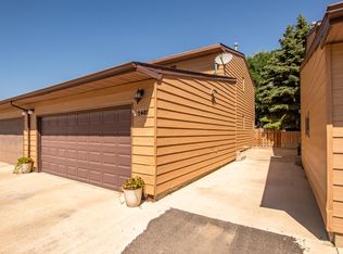 2401 N Main Ct, Williston, ND 58801
