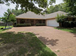 130 Middle Field Dr, Canton, MS 39046